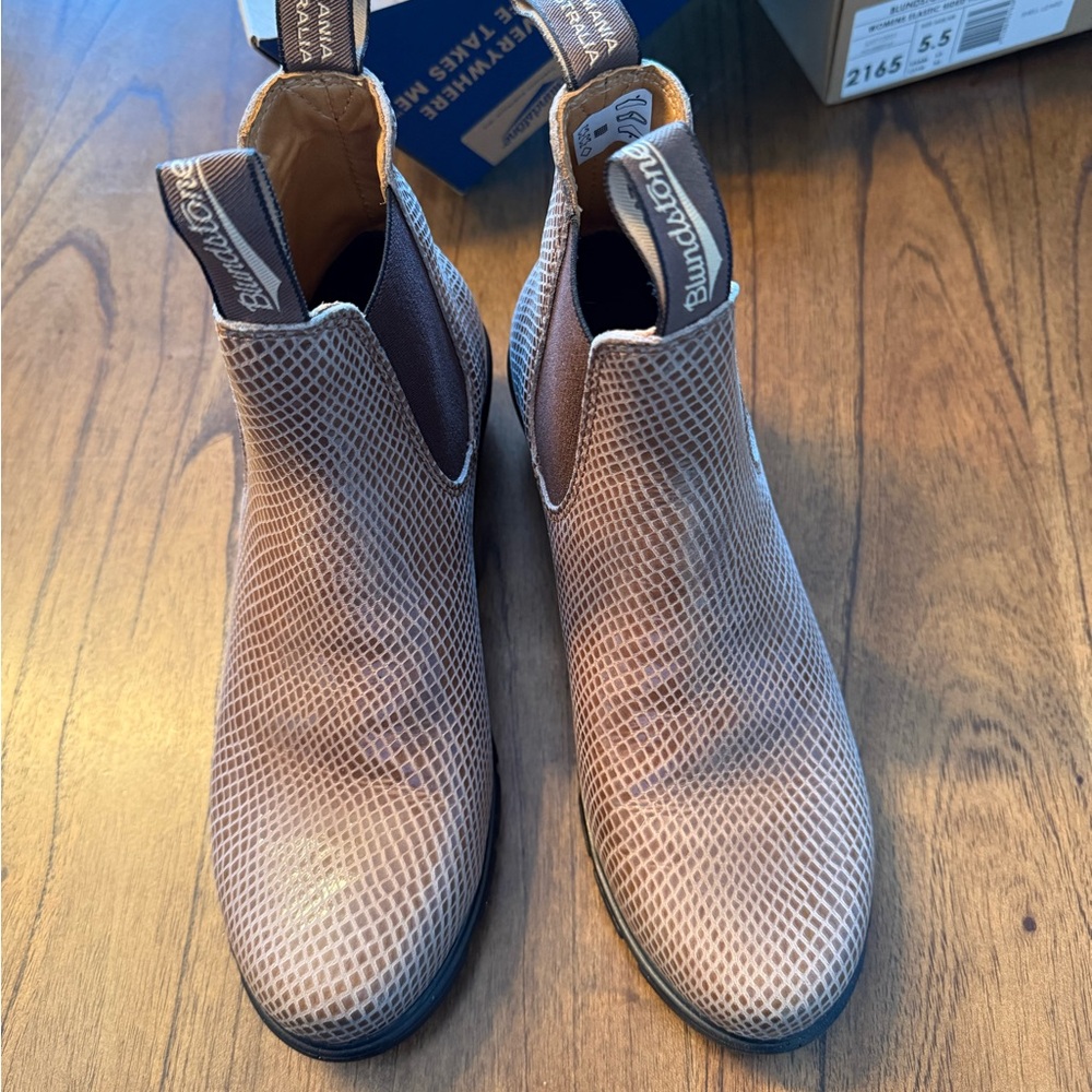 Blundstone Tan Heeled Boots